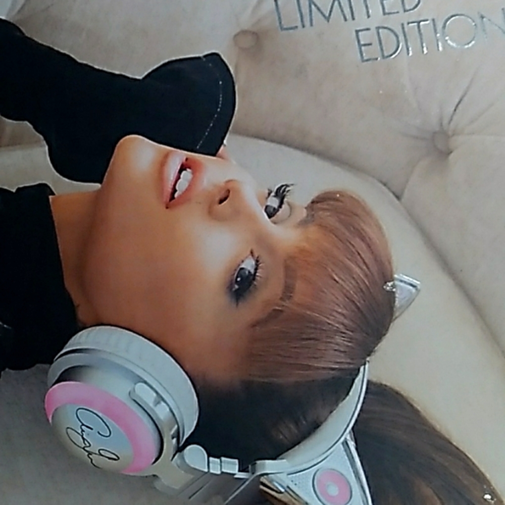 Ariana Grande Wireless Cat Headphone